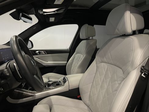 Certified 2025 BMW X7 xDrive40i w/ Executive Package AWD/4WD image 14