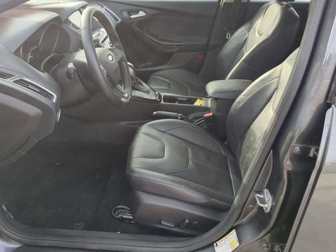 Used 2017 Ford Focus Titanium image 19