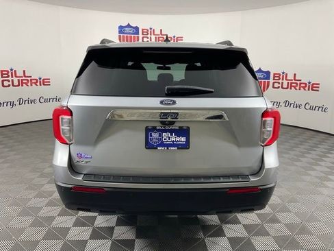 Used 2022 Ford Explorer XLT image 4