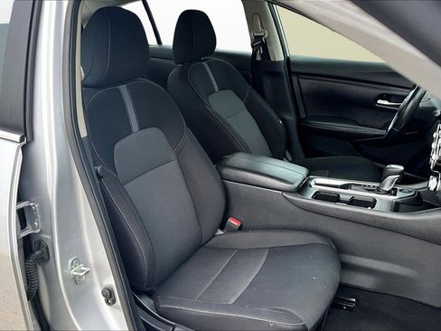 Used 2022 Nissan Sentra SV image 7