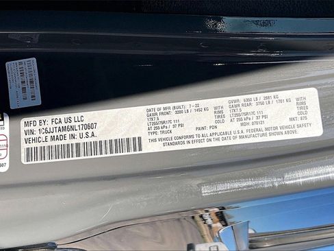 Used 2022 Jeep Gladiator Willys image 36