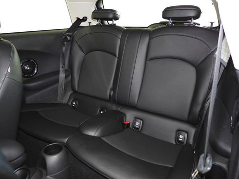 Used 2015 MINI Cooper 2-Door Hardtop image 22