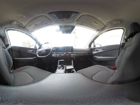 Used 2026 Kia Sportage LX FWD image 42