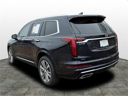 Used 2022 Cadillac XT6 Premium Luxury w/ Technology Package image 3