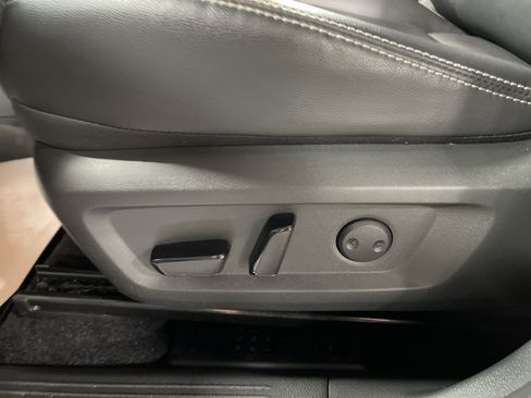 Used 2023 Nissan Rogue SL w/ SL Premium Package image 11