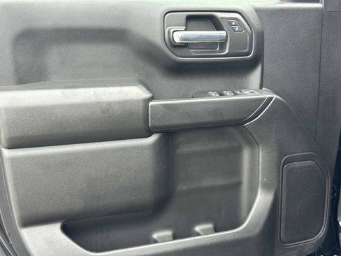 Used 2025 Chevrolet Silverado 1500 Custom image 16