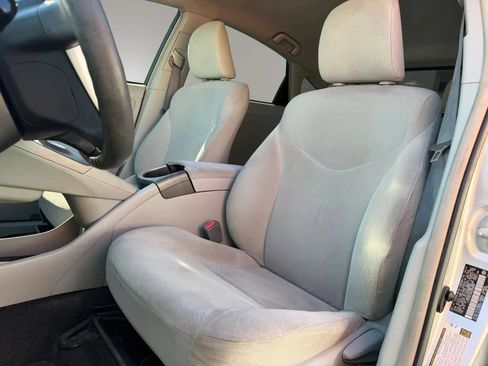 Used 2014 Toyota Prius Two FWD image 10
