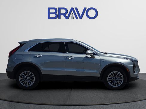 Used 2025 Cadillac XT4 Premium Luxury FWD image 5