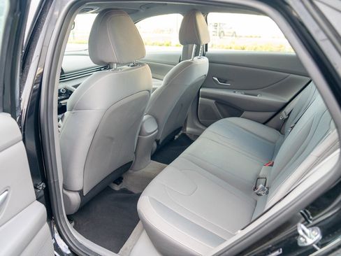 Used 2021 Hyundai Elantra SEL w/ Convenience Package image 19