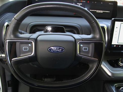 Used 2025 Ford Expedition Max Platinum AWD/4WD image 26