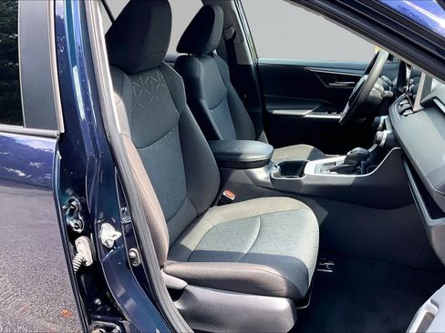 Certified 2025 Toyota RAV4 XLE AWD/4WD image 9