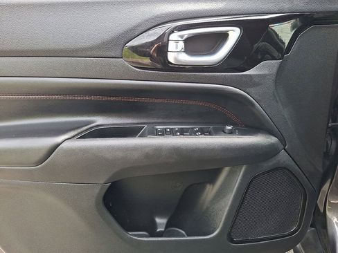 Used 2024 Jeep Compass Trailhawk image 13