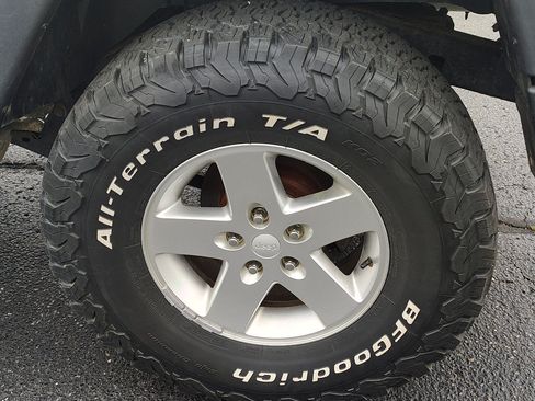 Used 2013 Jeep Wrangler Sport AWD/4WD image 12