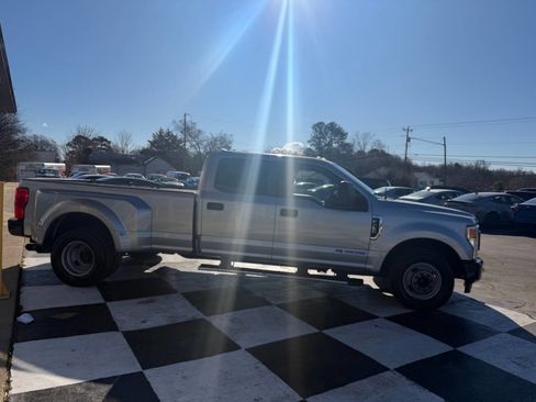 Used 2022 Ford F350 XL image 4