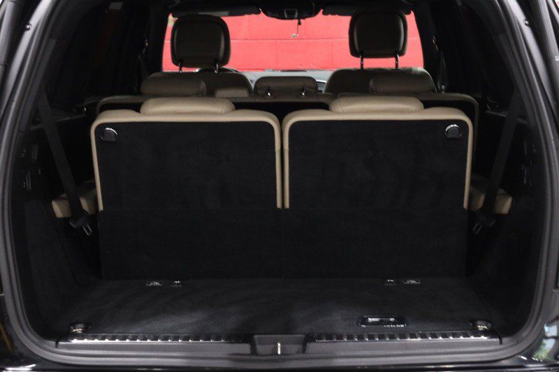 Used 2015 Mercedes-Benz GL 550 4MATIC image 33