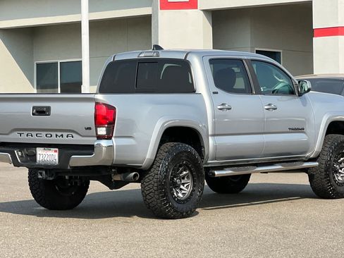 Used 2020 Toyota Tacoma SR5 w/ Blackout Package RWD image 2