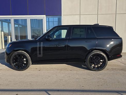 Used 2026 Land Rover Range Rover SE AWD/4WD image 3