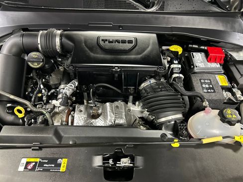 Used 2025 Jeep Compass Limited image 26