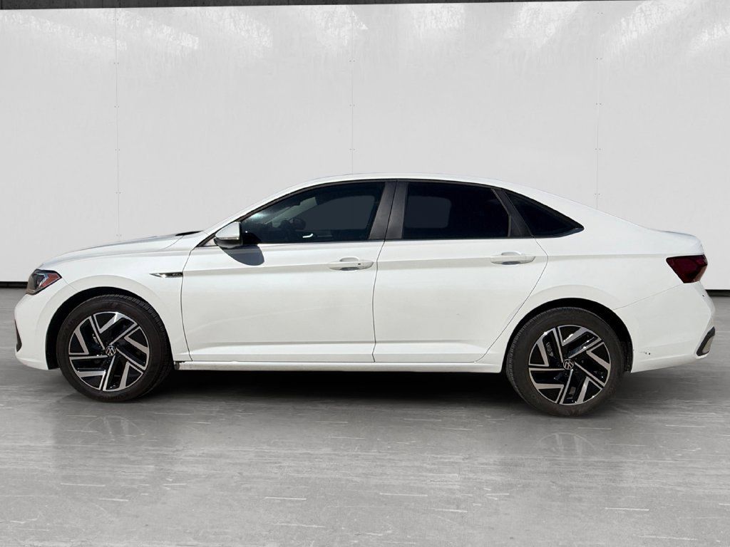 Used 2024 Volkswagen Jetta SEL FWD image 2