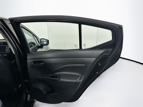 Used 2025 Nissan Versa SV FWD image 28