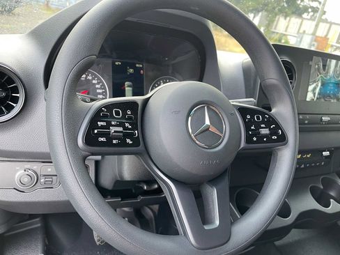 Used 2024 Mercedes-Benz Sprinter 2500 image 29