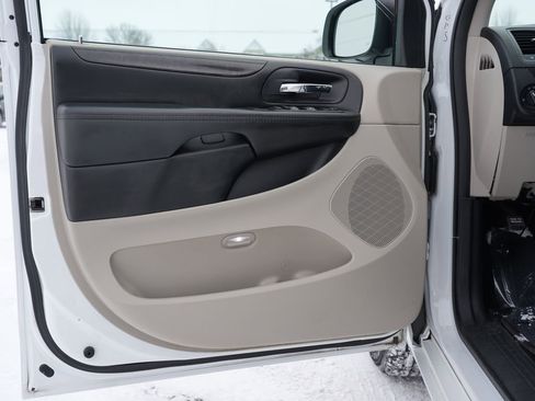 Used 2017 Dodge Grand Caravan SE w/ Power Window Group image 14