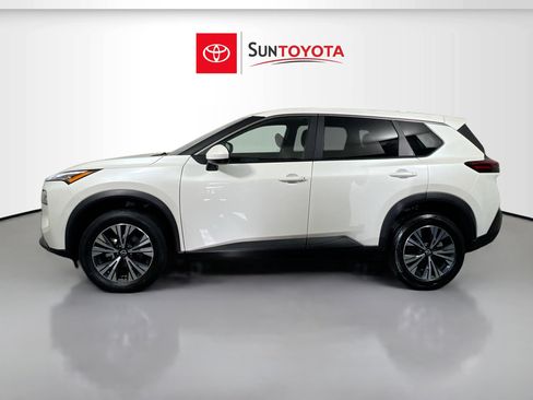 Used 2023 Nissan Rogue SV image 7