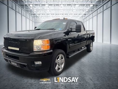 Used 2014 Chevrolet Silverado 2500 LTZ w/ LTZ Plus Package image 3