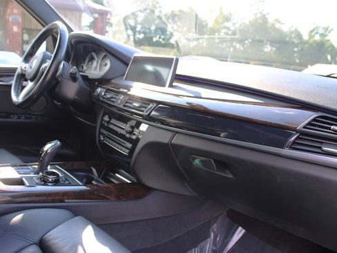 Used 2015 BMW X5 xDrive35d image 17