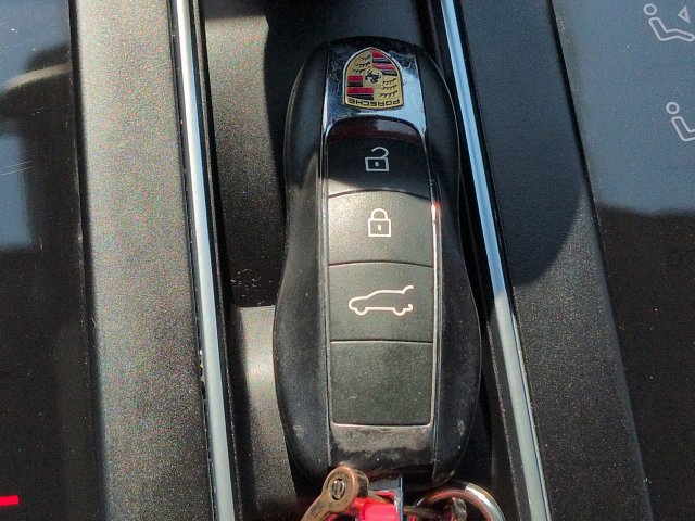 Used 2023 Porsche Macan Turbo AWD/4WD image 38