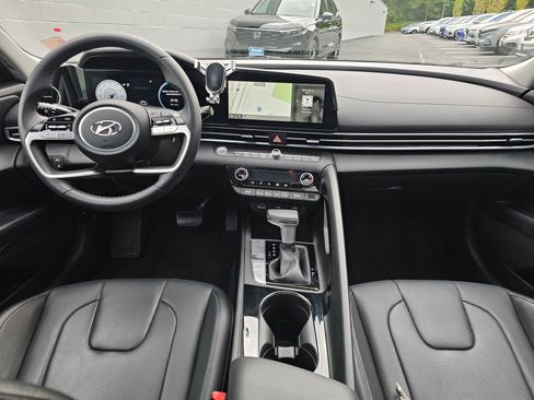 Used 2023 Hyundai Elantra Limited FWD image 20