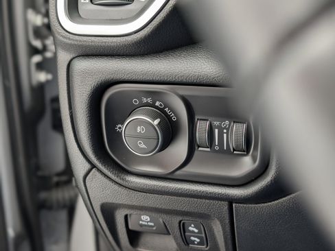 Used 2022 RAM 1500 Laramie image 31