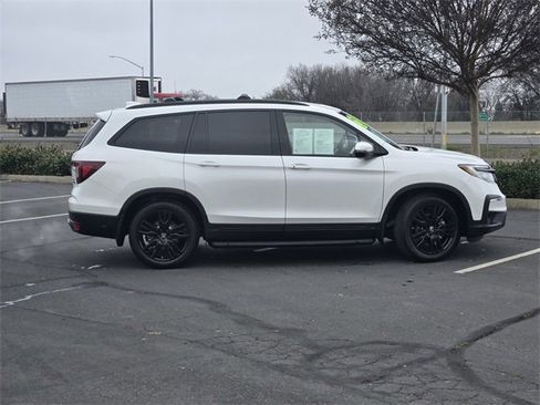 Used 2022 Honda Pilot Black Edition image 3