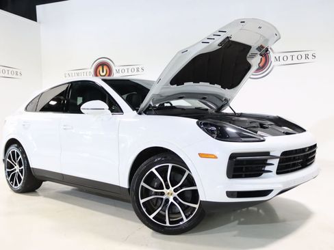 Used 2023 Porsche Cayenne Coupe w/ Towing Package w/o Tow Ball AWD/4WD image 34