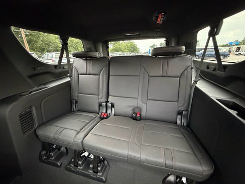 New 2026 Chevrolet Suburban RST w/ Comfort Package AWD/4WD image 17