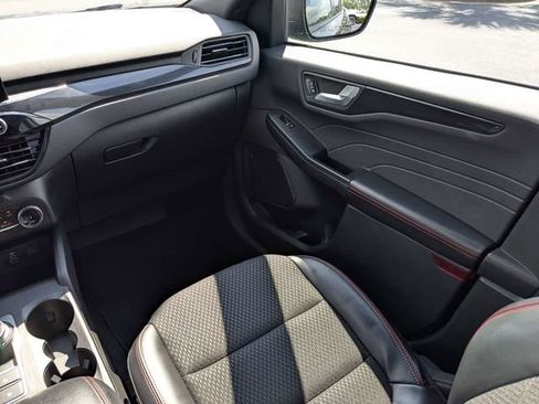 Used 2025 Ford Escape ST-Line AWD/4WD image 17