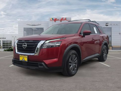 Used 2023 Nissan Pathfinder SV w/ SV Premium Package FWD image 1