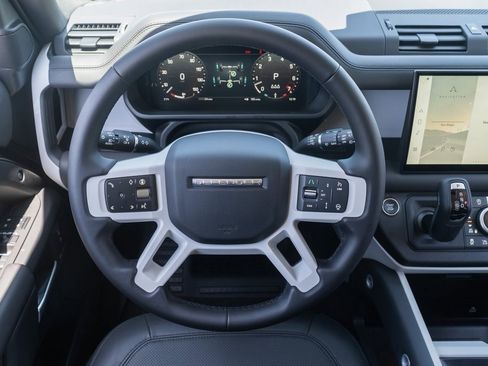 New 2025 Land Rover Defender 110 X-Dynamic SE image 13