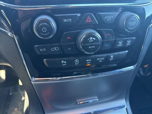 Used 2020 Jeep Grand Cherokee Overland image 23