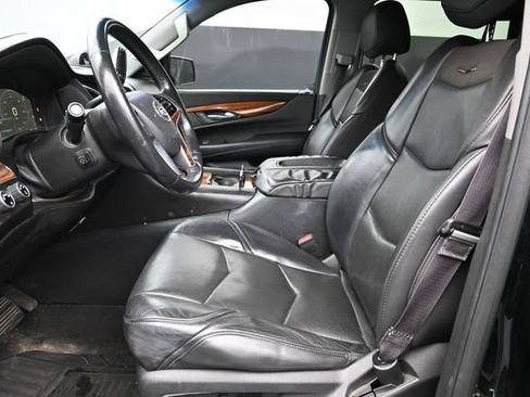 Used 2015 Cadillac Escalade Luxury AWD/4WD image 13