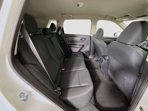 Used 2024 Nissan Rogue S FWD image 22