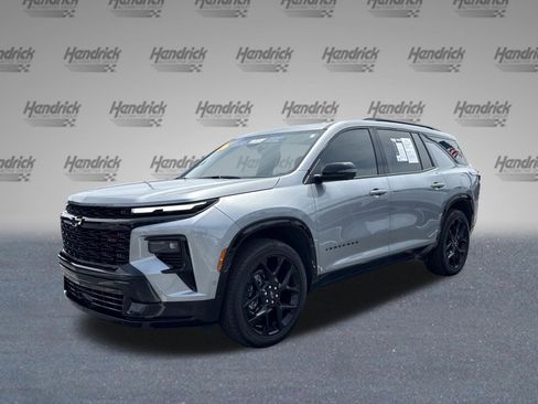 Used 2026 Chevrolet Traverse RS FWD image 5