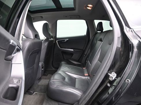 Used 2015 Volvo XC60 T5 AWD/4WD image 18
