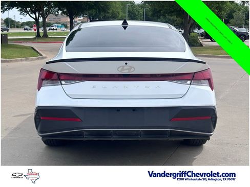 Used 2025 Hyundai Elantra Sport FWD image 9