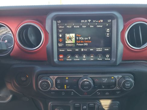 Used 2020 Jeep Gladiator Rubicon image 24