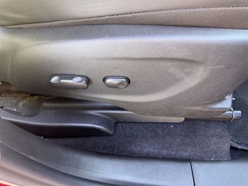 Used 2017 Buick Encore Essence FWD image 41