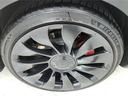 Used 2023 Tesla Model Y Performance image 58