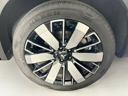 Used 2025 Mitsubishi Outlander SE FWD image 11