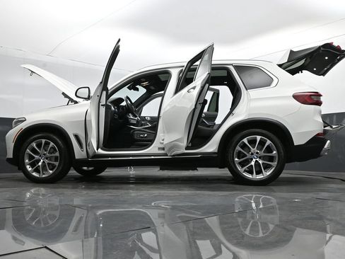 Used 2023 BMW X5 xDrive40i AWD/4WD image 37
