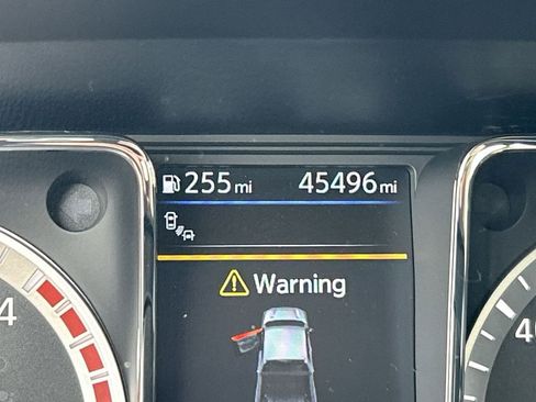Used 2019 Nissan Titan SL w/ Midnight Edition AWD/4WD image 28
